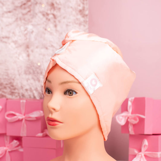 Bonnet/serviette en satin